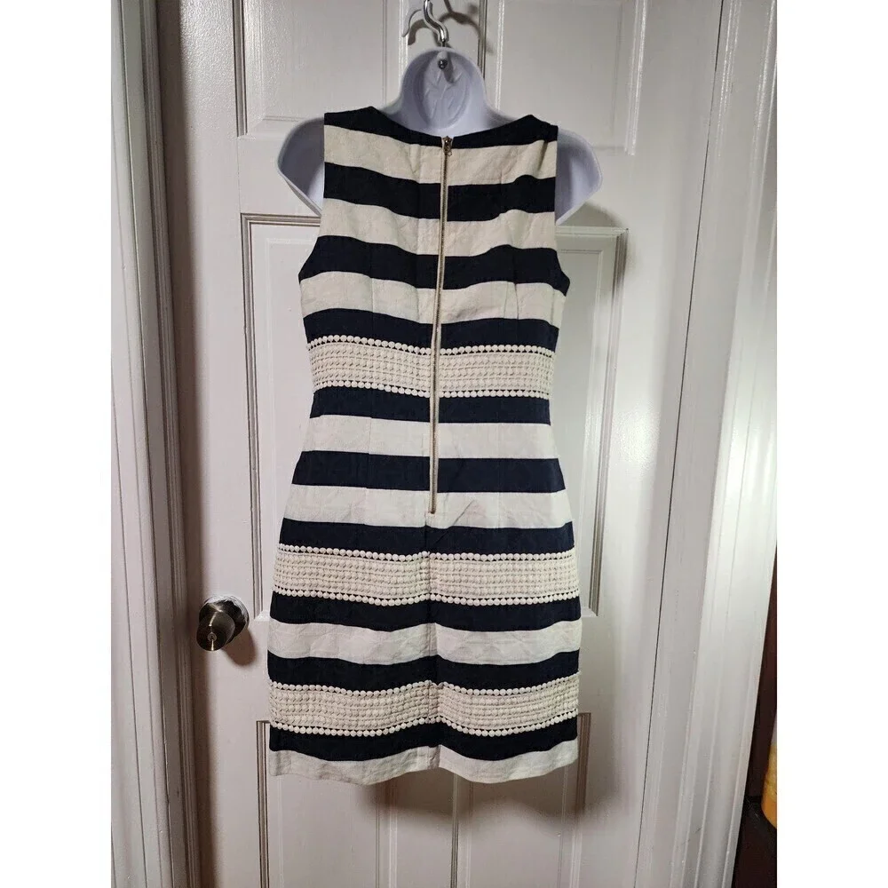 Just Taylor Just TaylorClassic and Timeless Black and lvory Striped V-Neck 4 - Picture 7 of 12